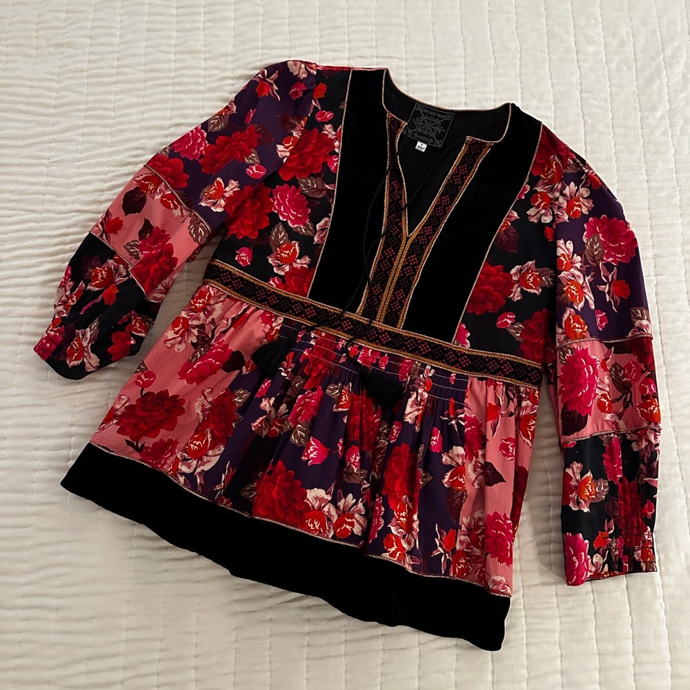 Beautiful top by Johnny Was.